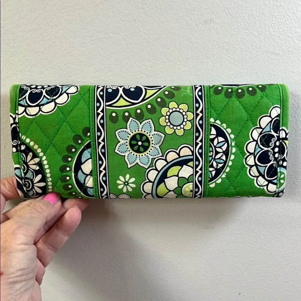 Vera Bradley Cupcake Green Women's Clutch/Long Wallet